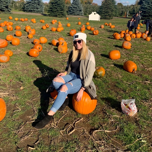 Meet your Posher, Alex - Picture 1 of 1